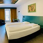 Otel Ravel Cyrano Waimes