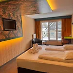 Otel Ravel Cyrano Waimes