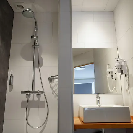 Отель Ravel Cyrano Вэм