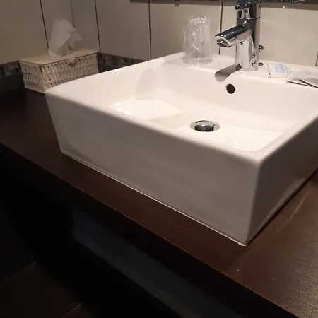 Отель Ravel Cyrano Вэм