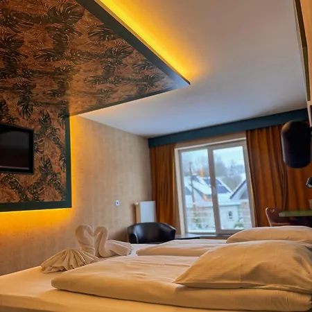 Ravel Cyrano Hotel