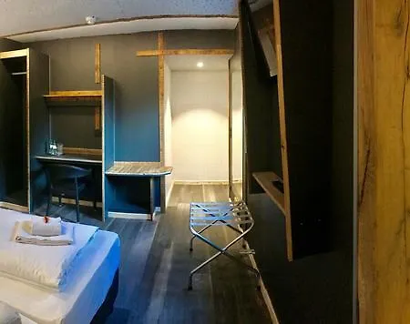 Ravel Cyrano Hotel 3*