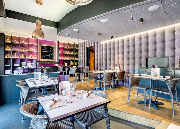 Ravel Cyrano Hotel 3*